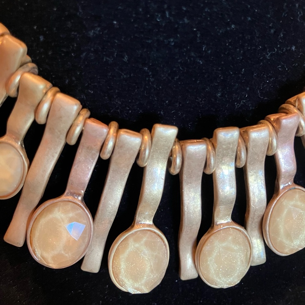 Elegant Gold and Cream Necklace - Picture 4 of 10